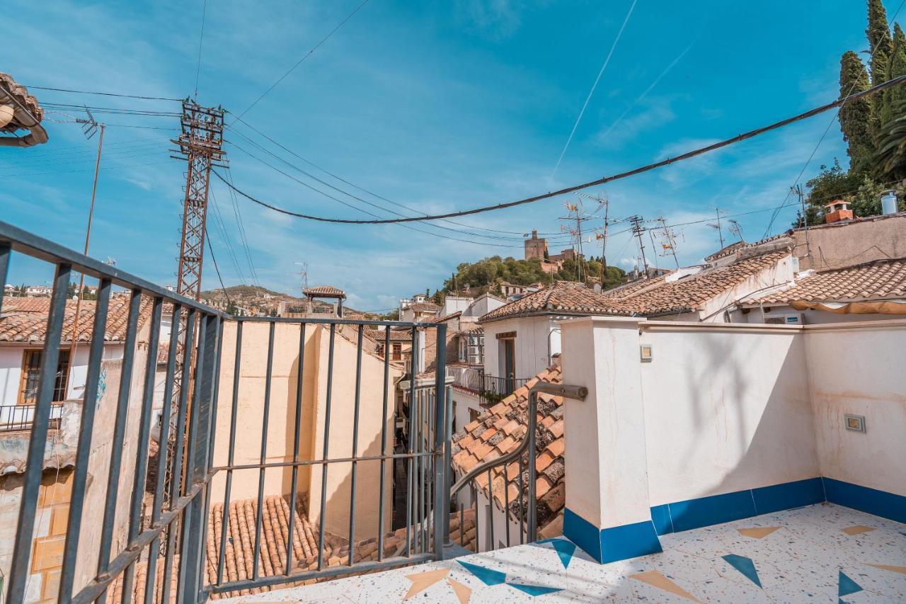 Qh Eme Suites Granada Bagian luar foto