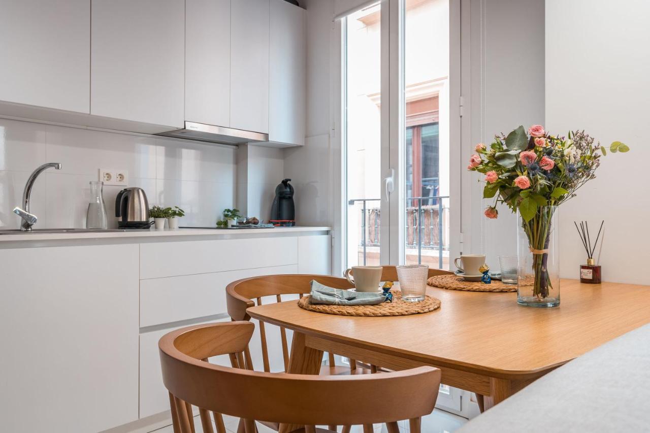 Qh Eme Suites Granada Bagian luar foto
