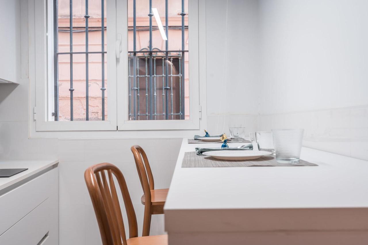 Qh Eme Suites Granada Bagian luar foto