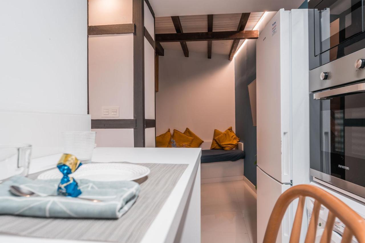 Qh Eme Suites Granada Bagian luar foto