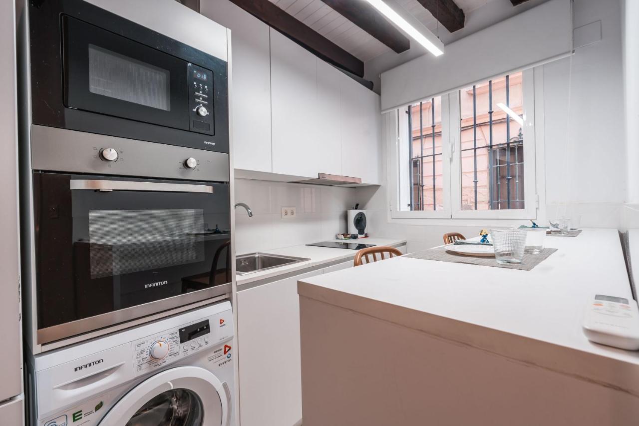 Qh Eme Suites Granada Bagian luar foto